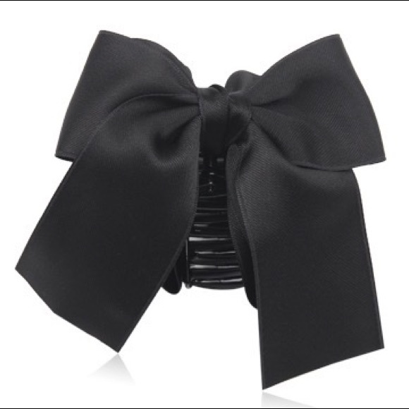$20/2 Black bow hair clip - Picture 1 of 1
